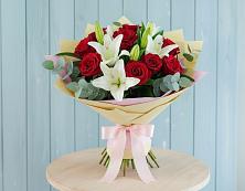 Букет цветов из:  Лилии и Розы в Барсово