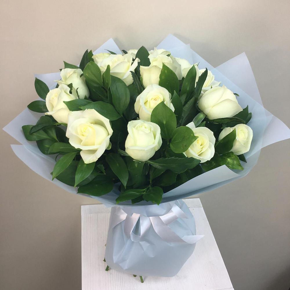 Букет 15 Белых роз Проуд в Барсово
