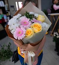 Букет цветов из:  Герберы, Розы и Хризантемы в Барсово