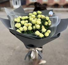Букет Белые кустовые розы Солинеро в Барсово