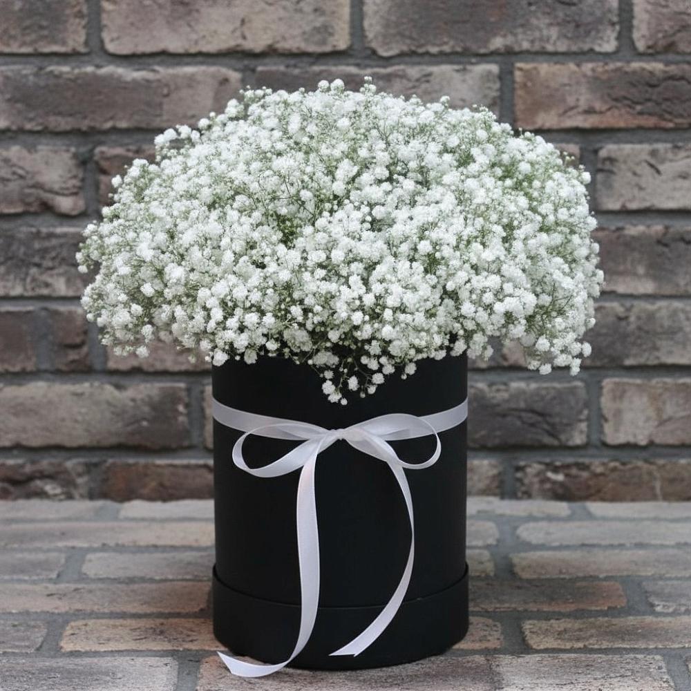 Цветочная композиция из Гипсофила в шляпной коробке в Барсово