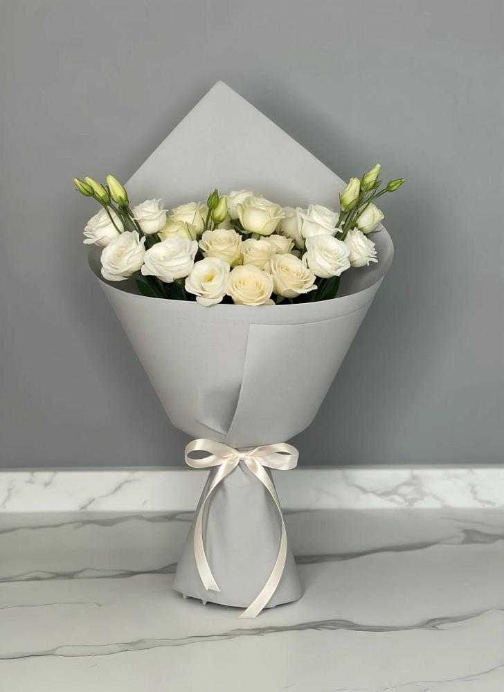 Букет цветов из: Розы и Лизиантусы в Барсово