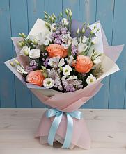 Букет цветов из:  Лизиантусы, Розы, Альстромерии и Гипсофила в Барсово