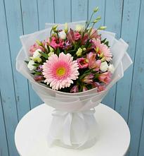 Букет цветов из:  Герберы, Альстромерии и Лизиантусы #REPLACE_PRED# Барсово