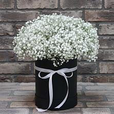 Цветочная композиция из Гипсофила в шляпной коробке в Барсово