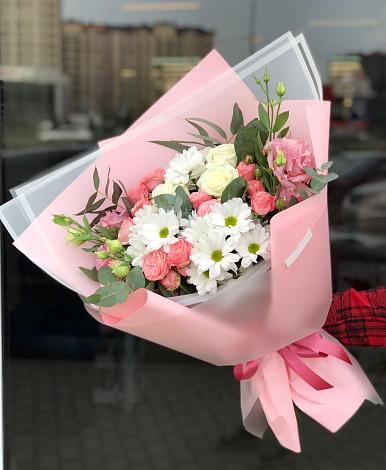 Букет цветов из: Розы, Лизиантусы и Хризантемы в Барсово